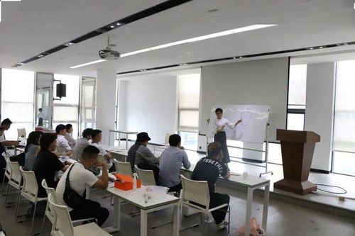 中國發制品行業第二期假發技術修剪培訓圓滿落幕，推動計算機軟硬件輔助設備零售發展